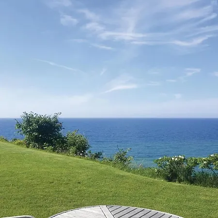 Three-bedroom Holiday In Tisvildeleje